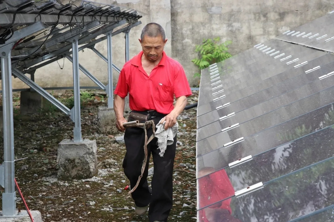 周王鎮:光伏發電照亮增收致富路(圖1) 光伏發電多少錢一平